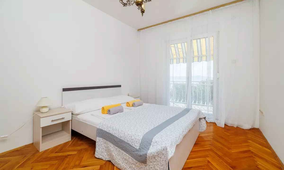Crikvenica Apartment | Holiday apartment with balcony and air conditioning