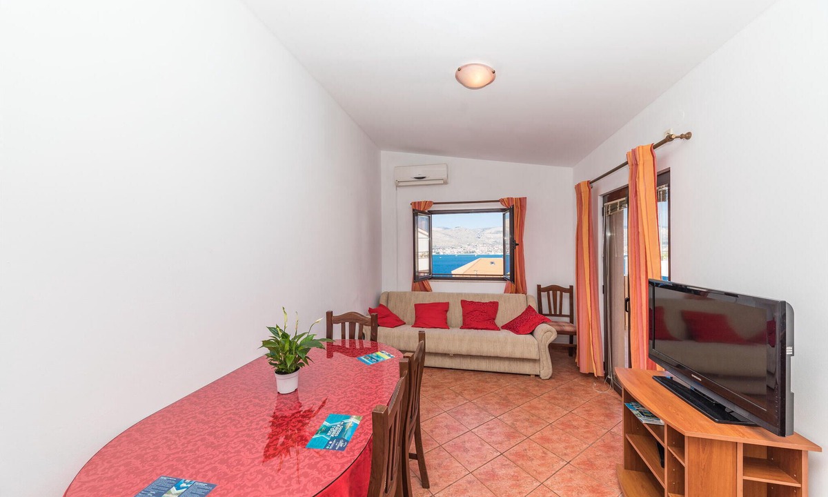 Okrug Donji Apartment | 1 bedroom amazing apartment in Okrug Donji