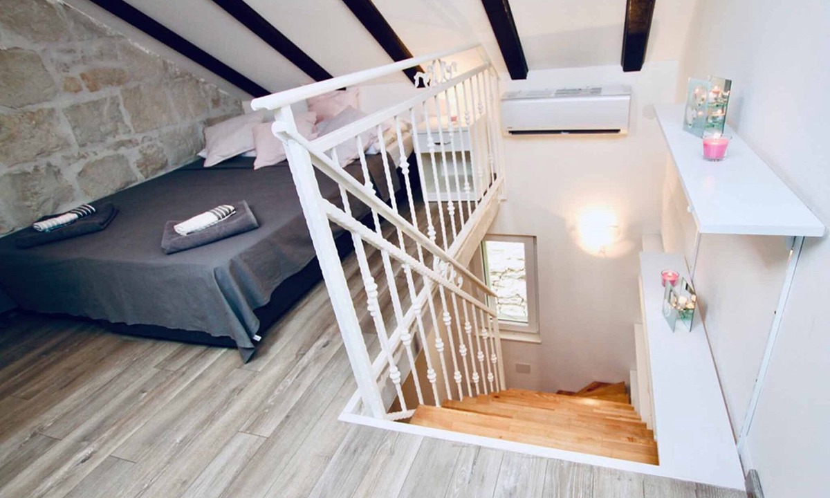Kastel Luksic Apartment | Dalmatian White Shell Apartment- Two Bedroom Apartment