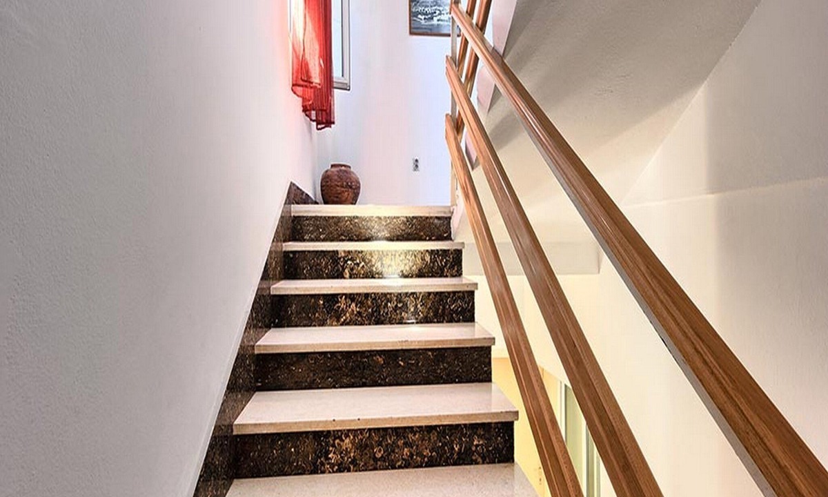 Kastel Luksic Apartment | Apartment Lucija - Three Bedroom Apartment with Balcony