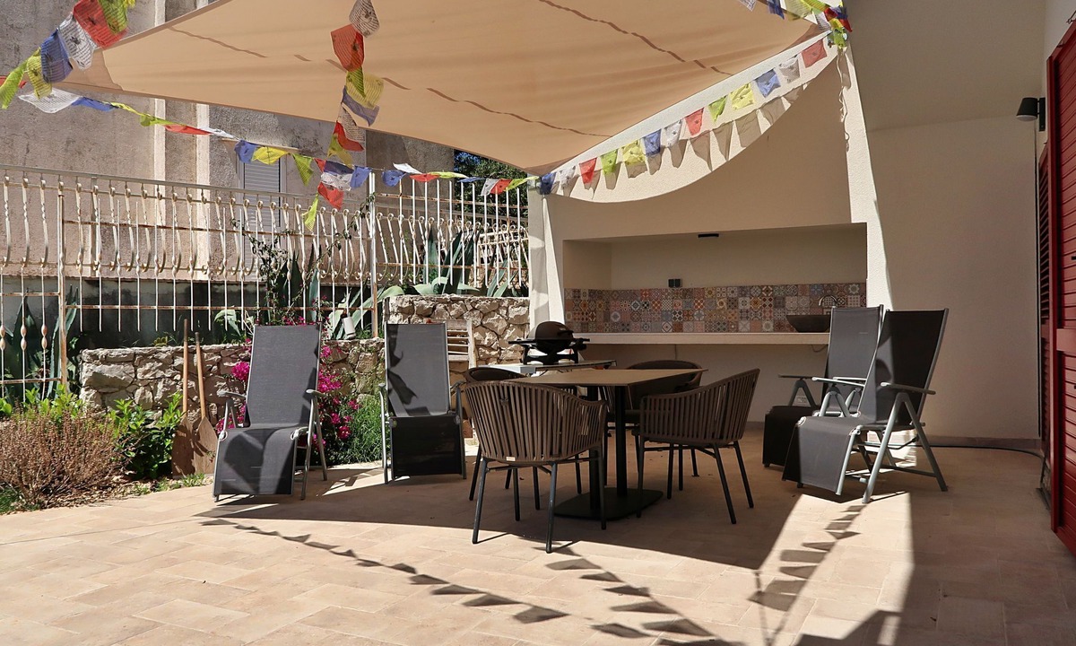 Seget Vranjica Apartment | Viva-by the sea-garden & terraces by Interhome
