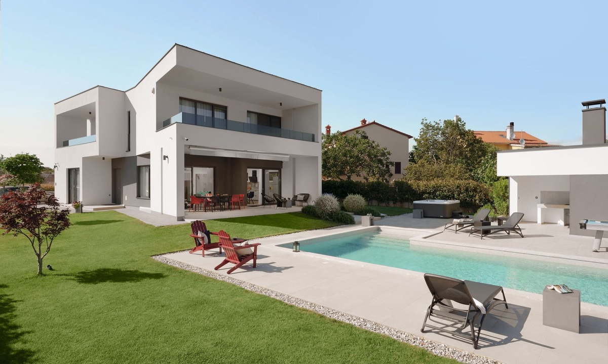 Vintijan Villa | Villa Zen near Medulin for 8 people with wellness & sea view - only 1 km from beach