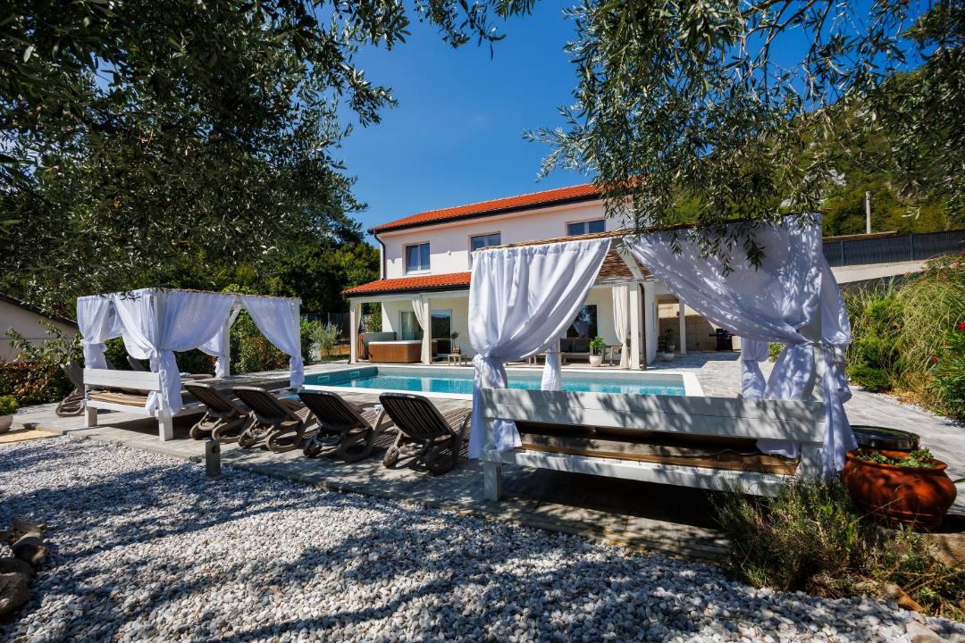 Bribir Villa | Villa Valentina - Luxurious holiday for 9 people with xxl pool and whirpool