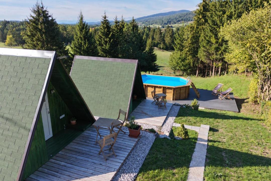 Cerknica Other | Cozy cabin with hot tub & pool