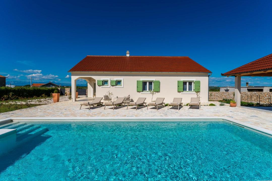 Donje Rastane Villa | Mariseta Heritage - Holiday Home with pool and jacuzzi NEW