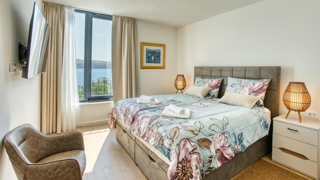 Karlobag Villa | Vila Marita Private Seafront Estate