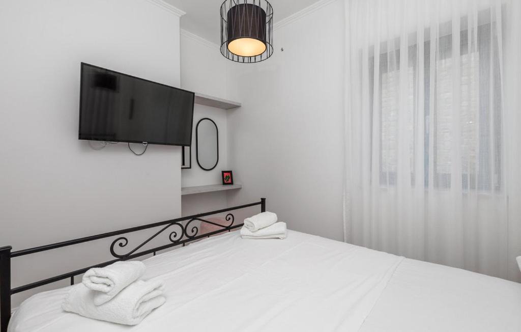 Jakisnica Villa | Charming Holiday Home with private heated pool