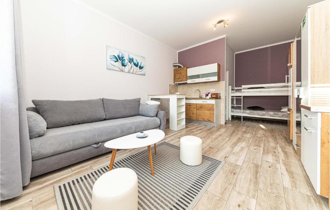 Kastel Luksic Apartment | Nice Apartment In Kastel Luksic With Wifi