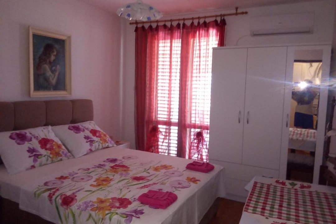 Gradac Apartment | Apartmani Ćubela