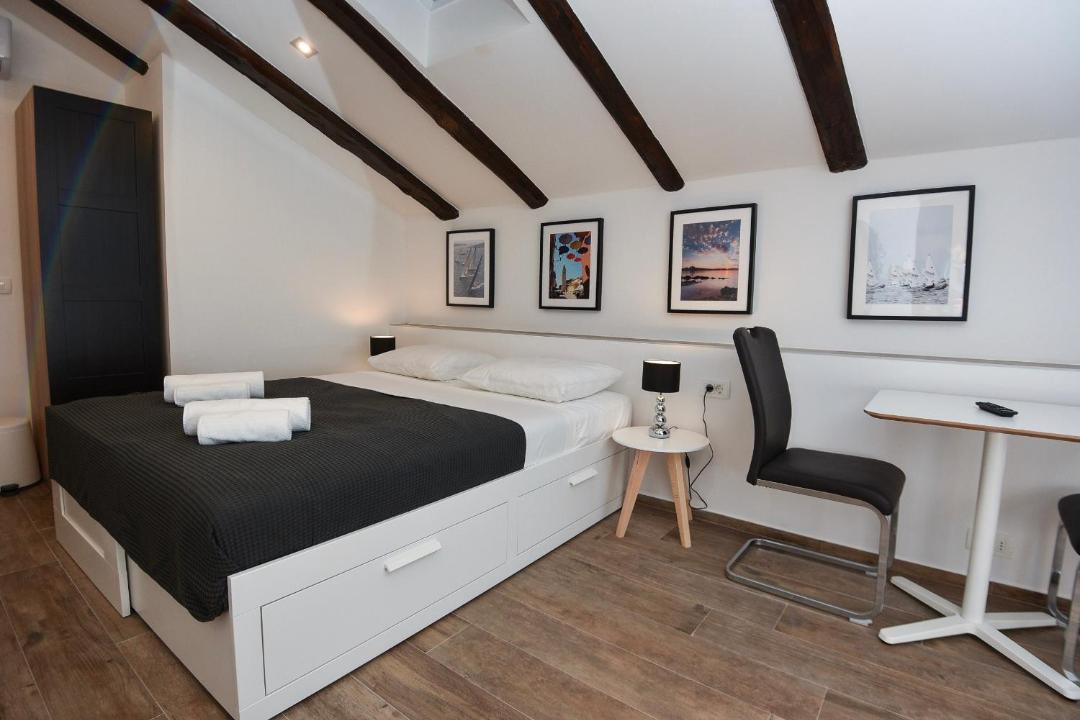 Pula Apartment | Old Town Rooms 1
