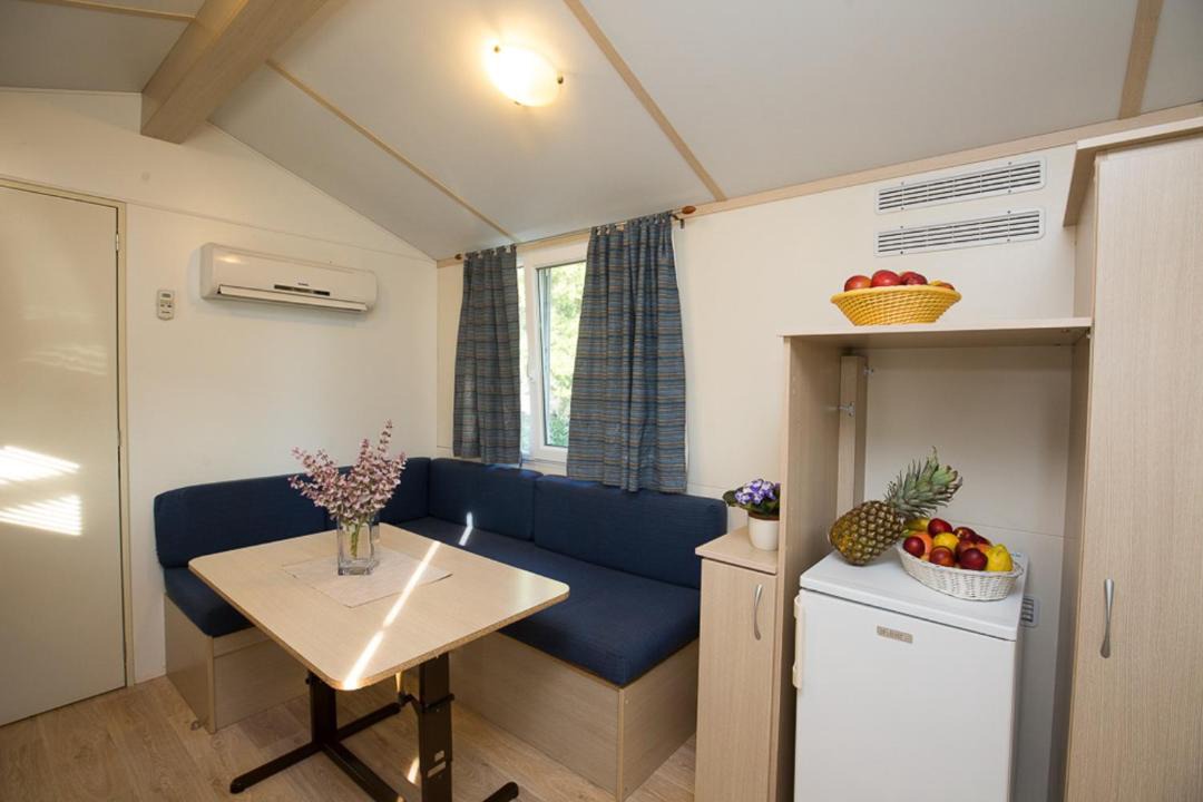 Manjadvorci House | Mobile Homes Dvor