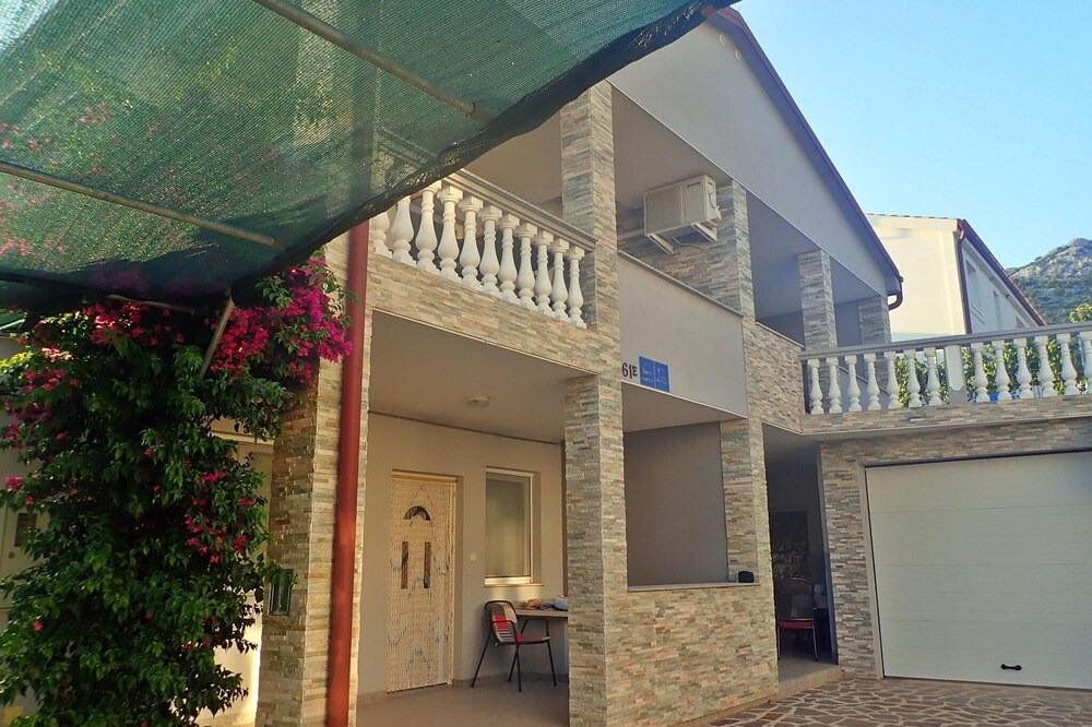 Photo of Outdoor in Seline