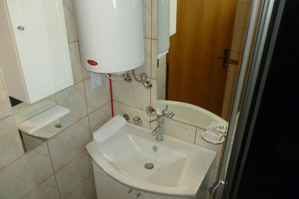 Photo of Bathroom in Seline
