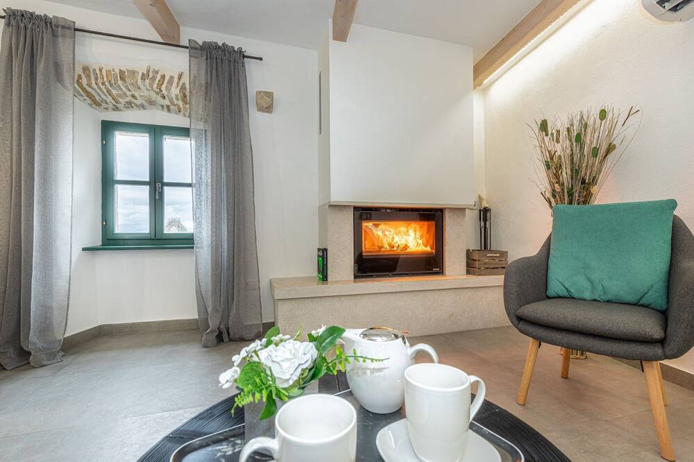 Photo of Livingroom in Pican