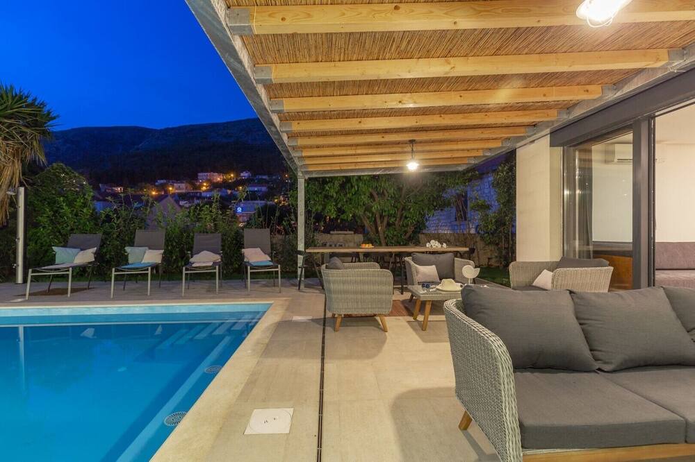 Photo of Outdoor in Pile