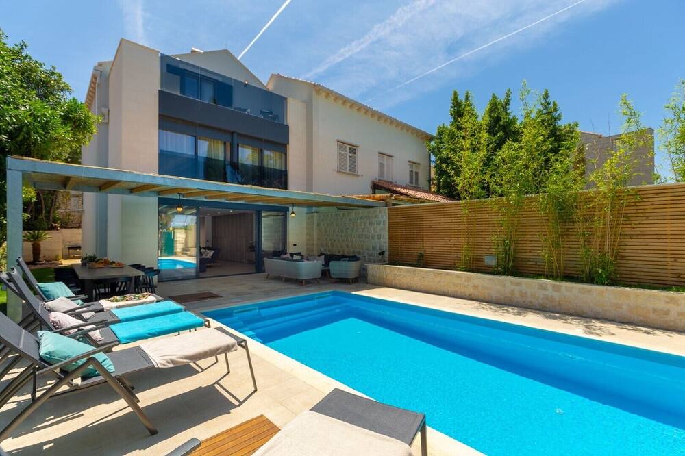 Photo of Outdoor in Pile