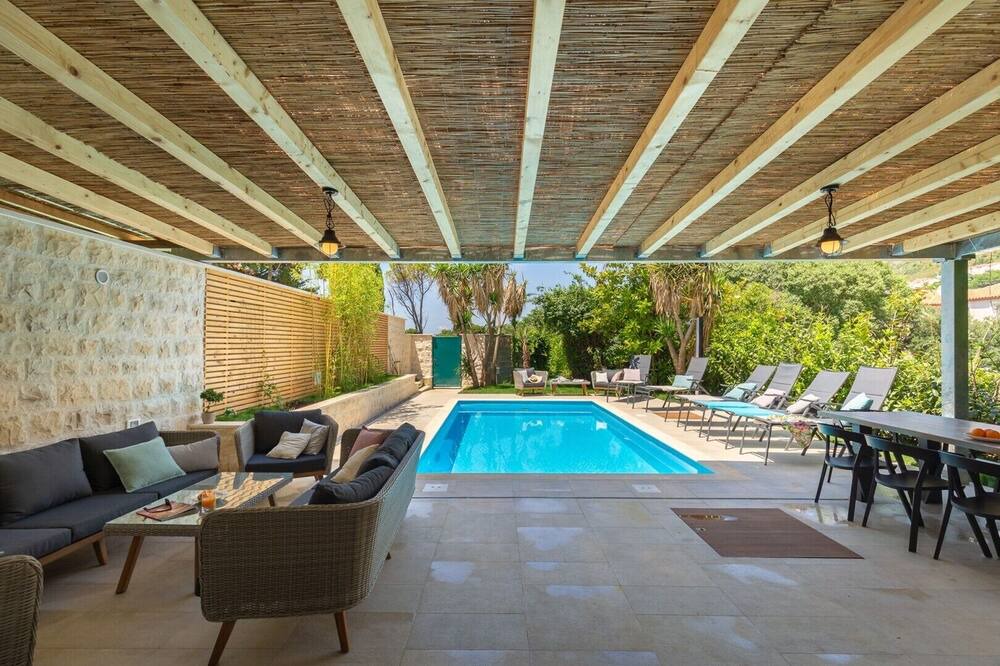 Photo of Outdoor in Pile