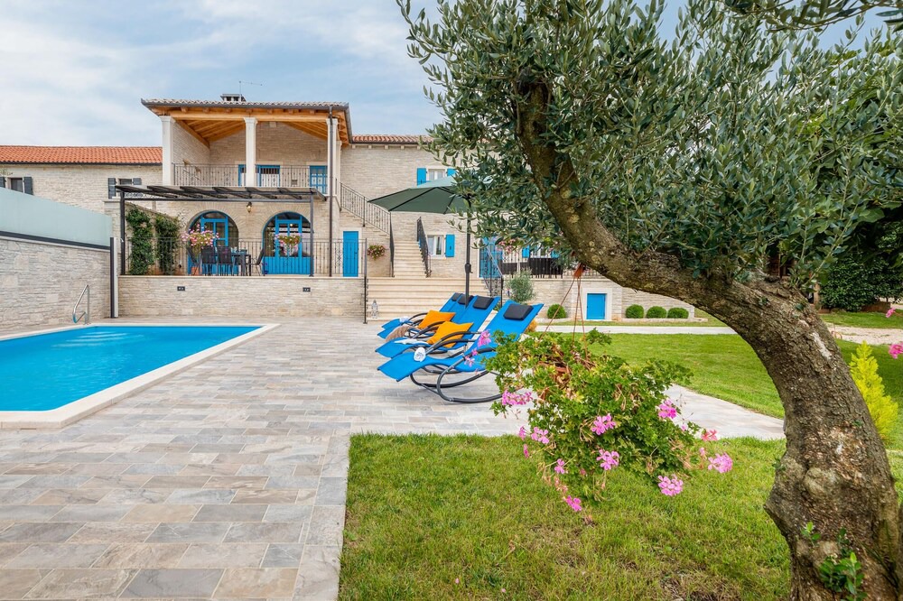 Photo of Outdoor in Cepic