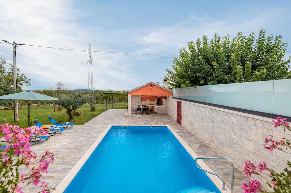 Photo of Outdoor in Cepic