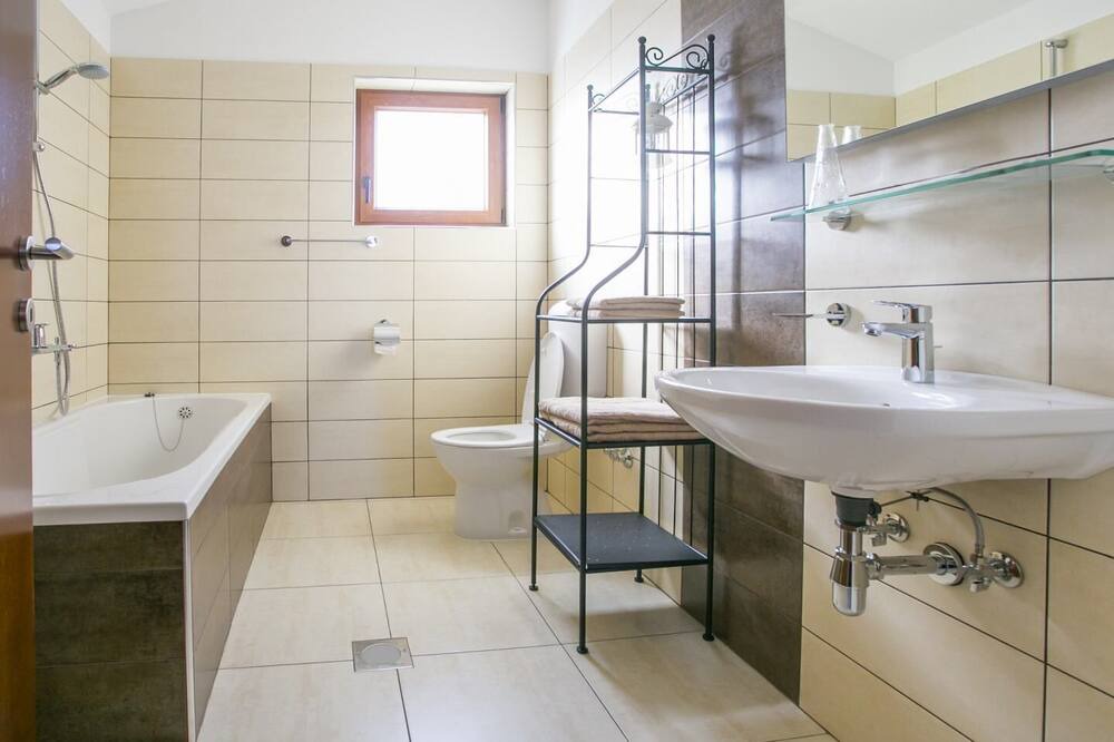 Photo of Bathroom in Rakotule