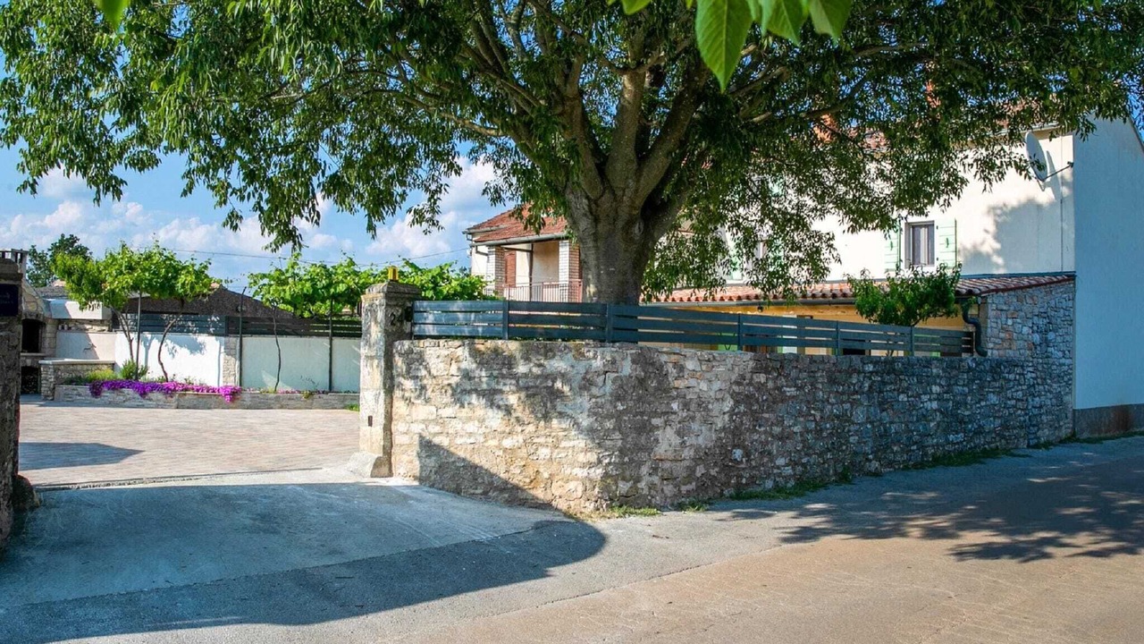 Photo of Outdoor in Krmed