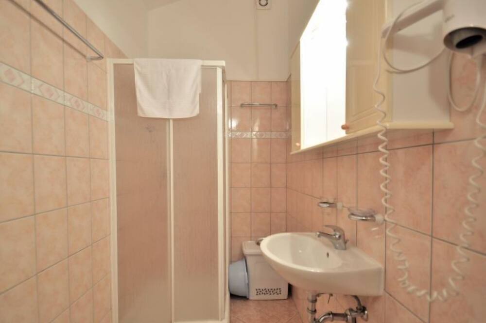 Photo of Bathroom in Valbandon