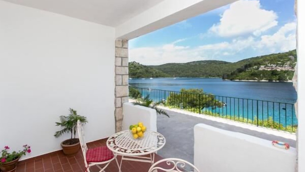 Photo of Outdoor in Polace