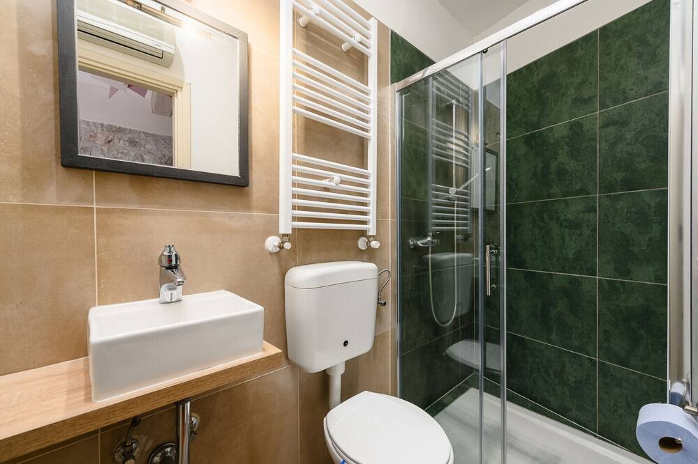 Photo of Bathroom in Fuskulin