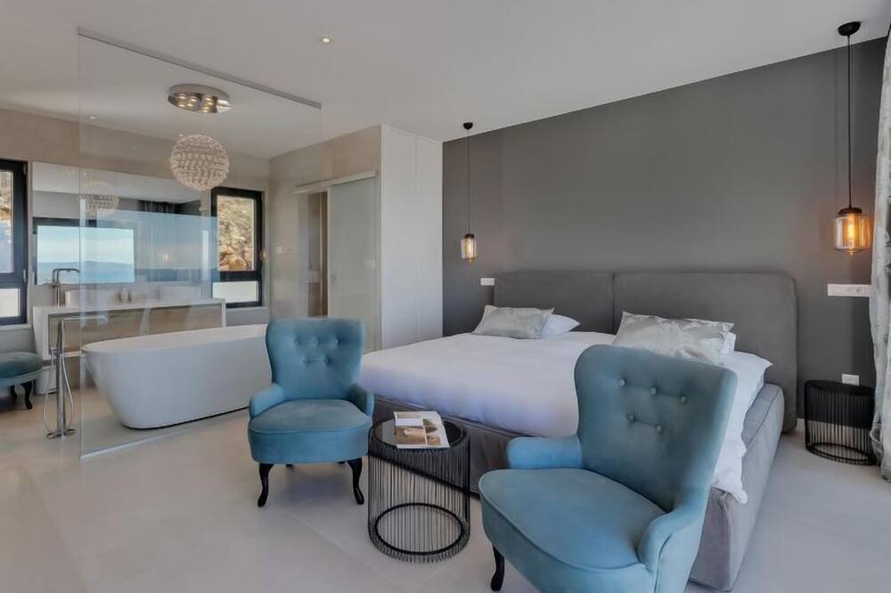 Photo of Bedroom in Bast