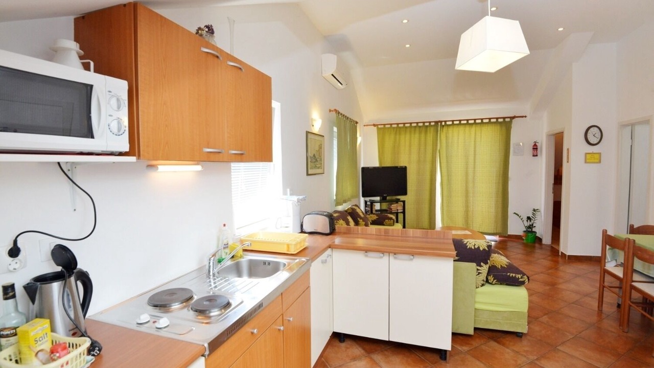 Photo of Kitchen in Pile