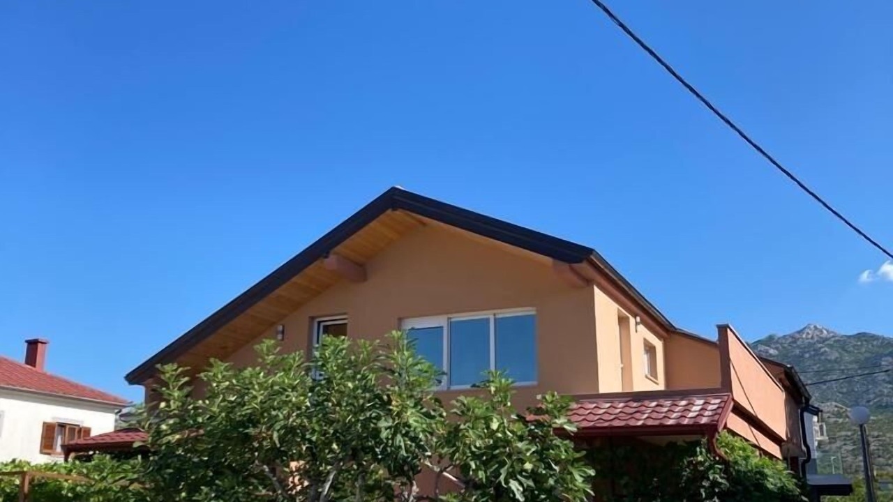 Photo of Outdoor in Seline