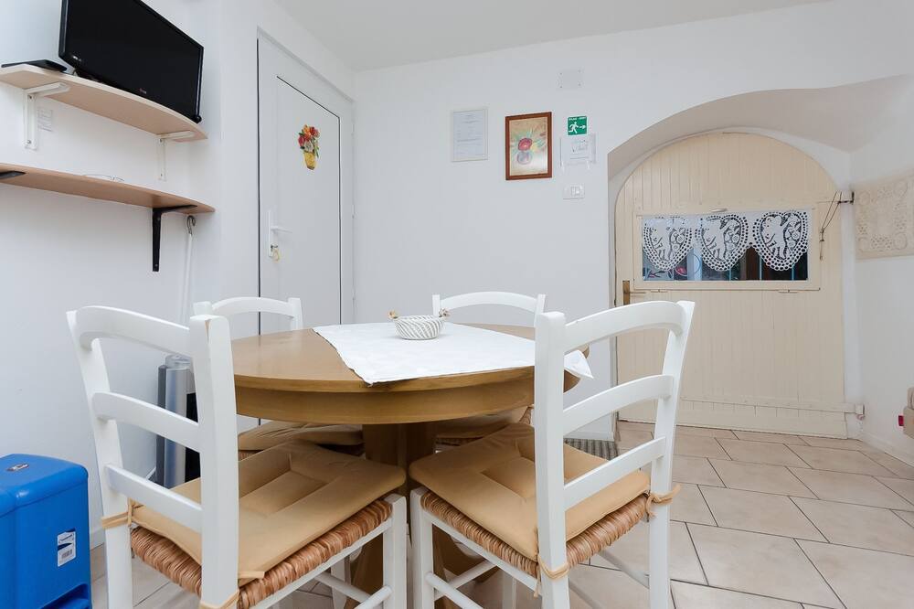 Photo of Kitchen in Brsec
