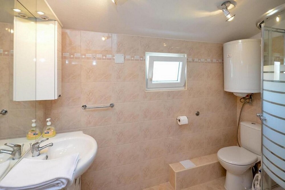 Photo of Bathroom in Tribunj