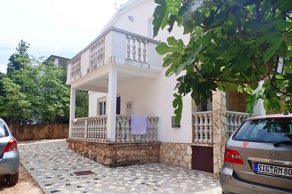 Photo of Outdoor in Seline
