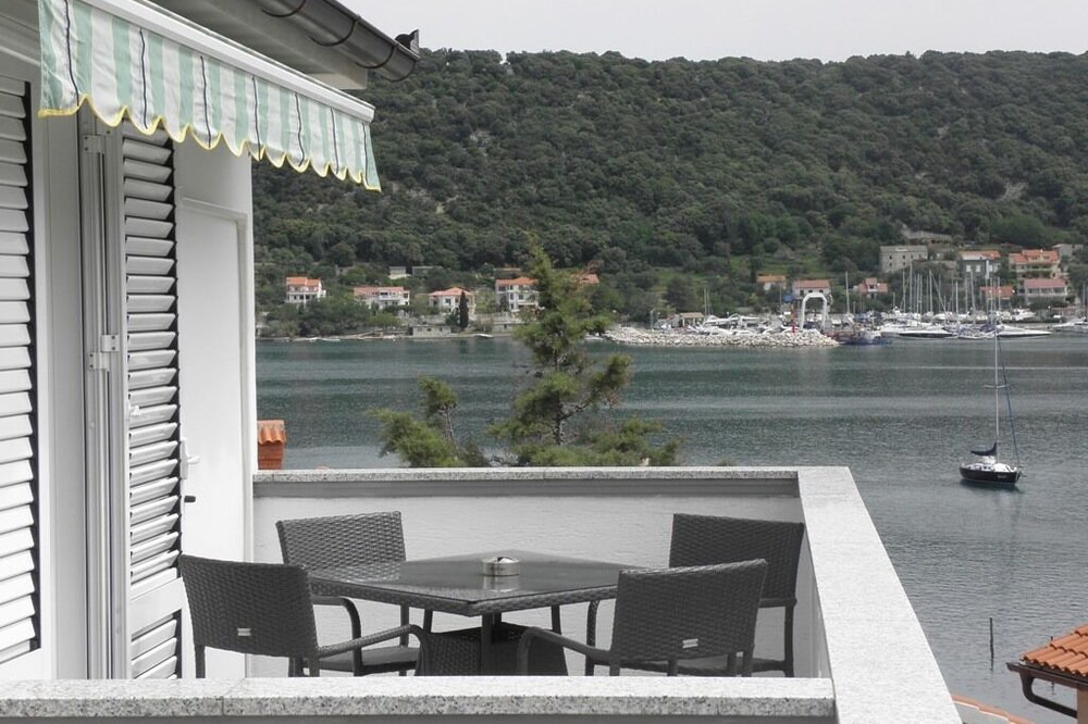 Photo of Patio Balcony in Supetarska Draga
