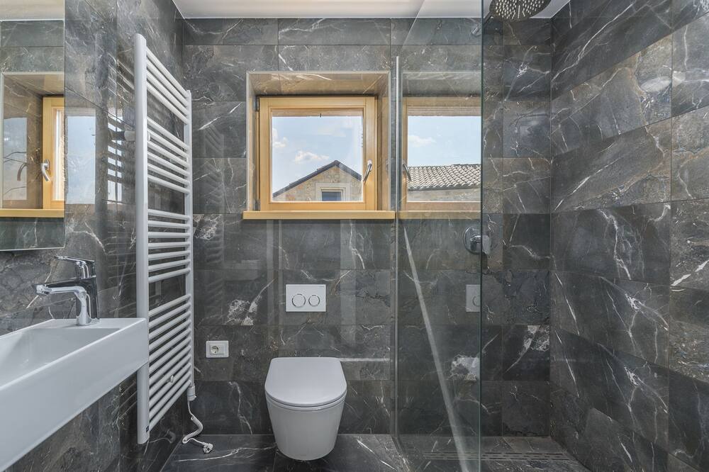 Photo of Bathroom in Rakotule