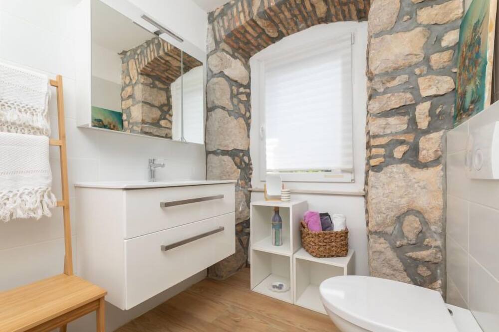 Photo of Bathroom in Omisalj