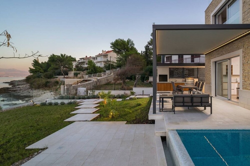 Photo of Outdoor in Slatine