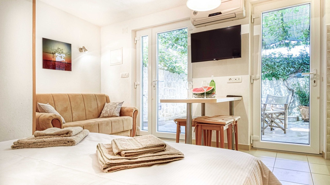 Photo of Bedroom in Povlja