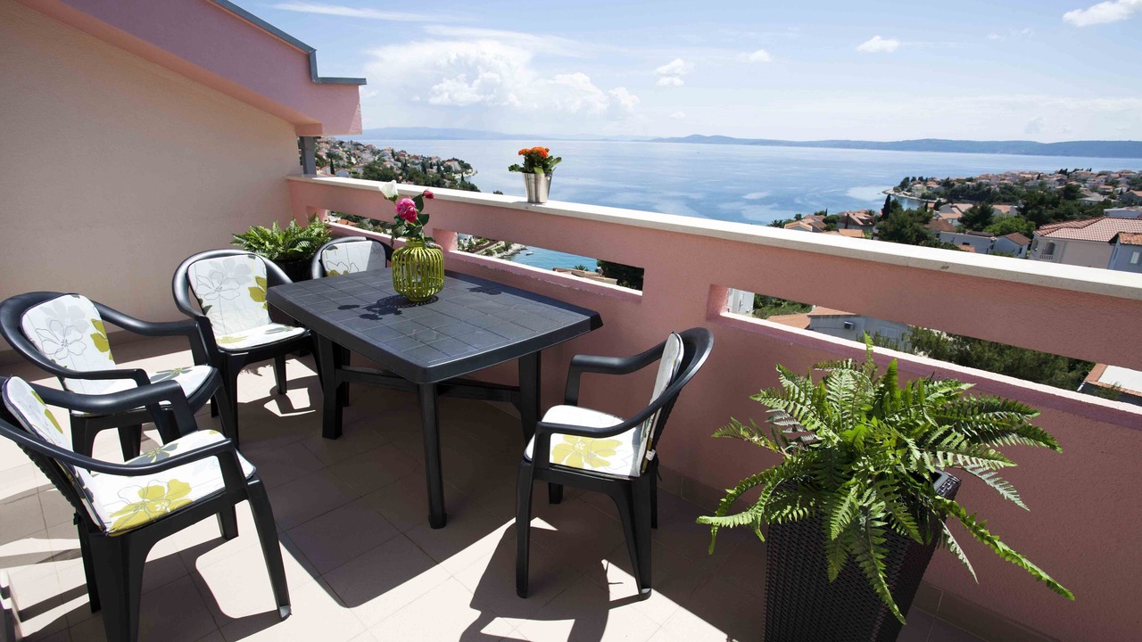 Photo of Patio Balcony in Okrug Gornji
