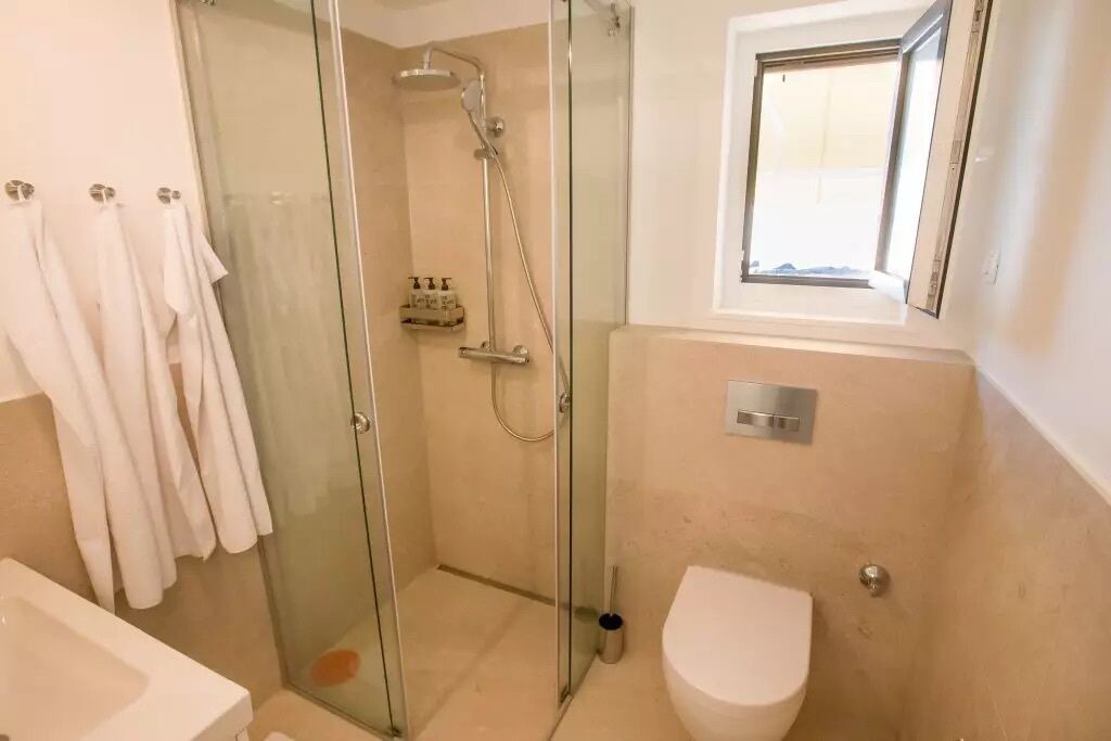 Photo of Bathroom in Vir
