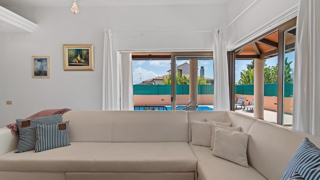 Photo of Livingroom in Buje