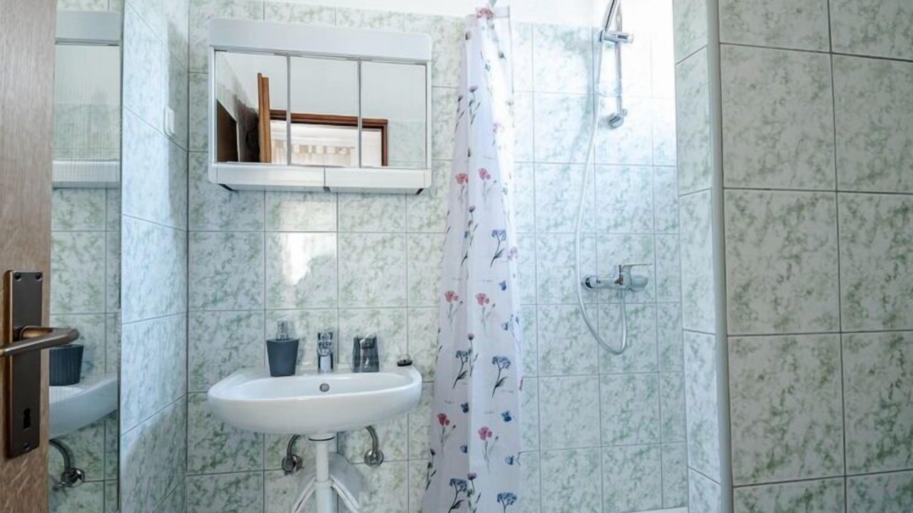 Photo of Bathroom in Seline