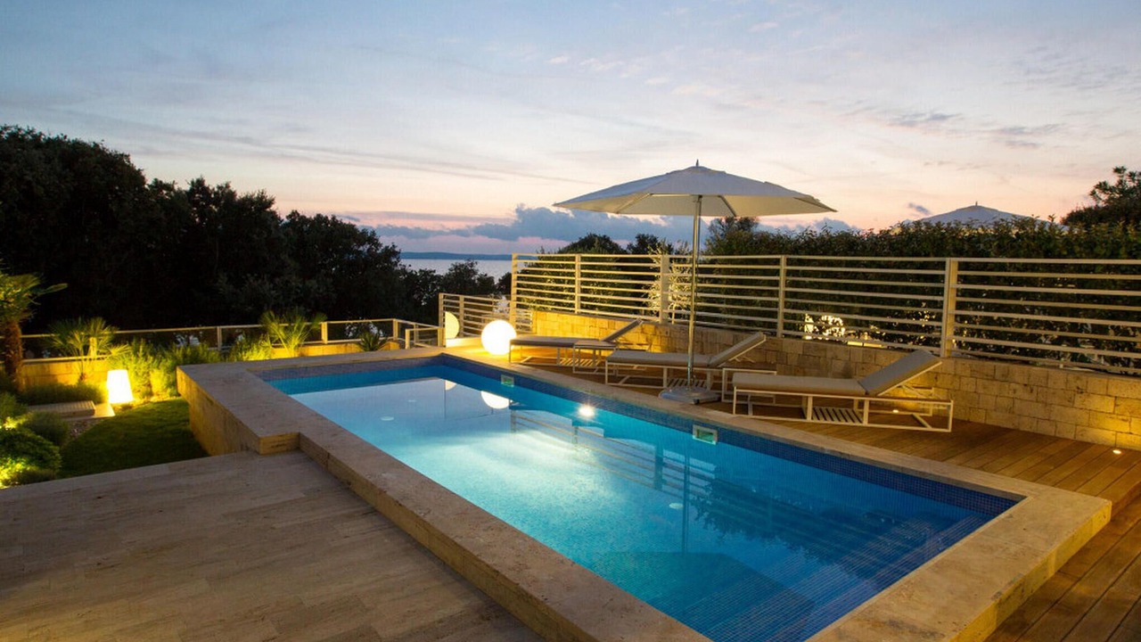 Photo of Outdoor in Petrcane