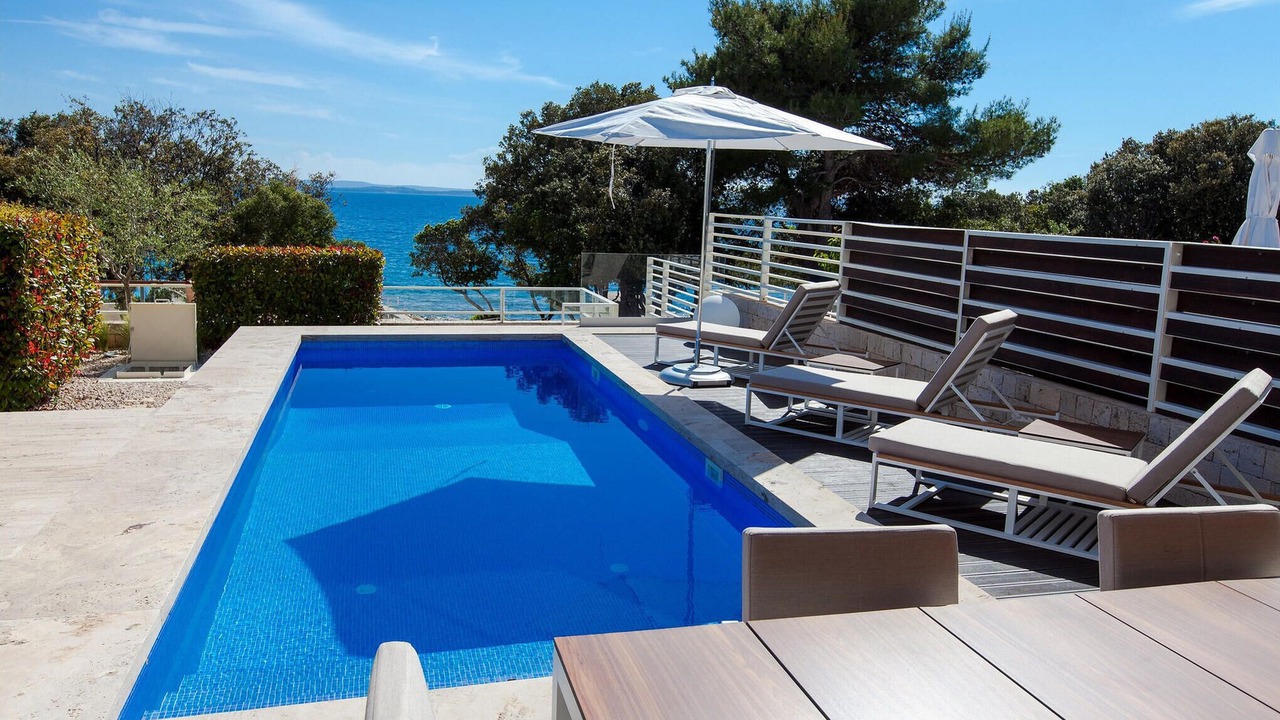 Photo of Outdoor in Petrcane