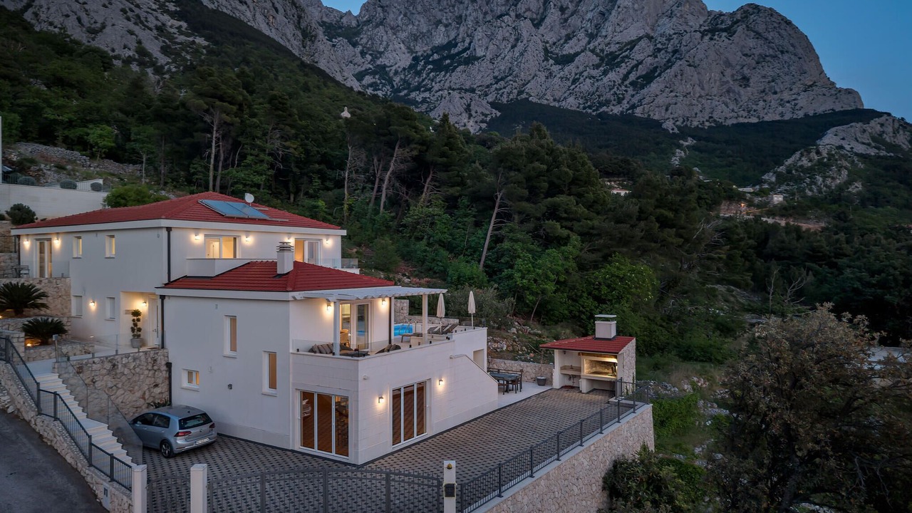 Photo of Outdoor in Bast