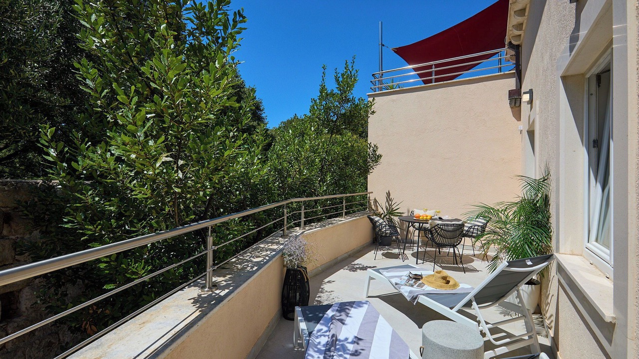 Photo of Outdoor in Pile