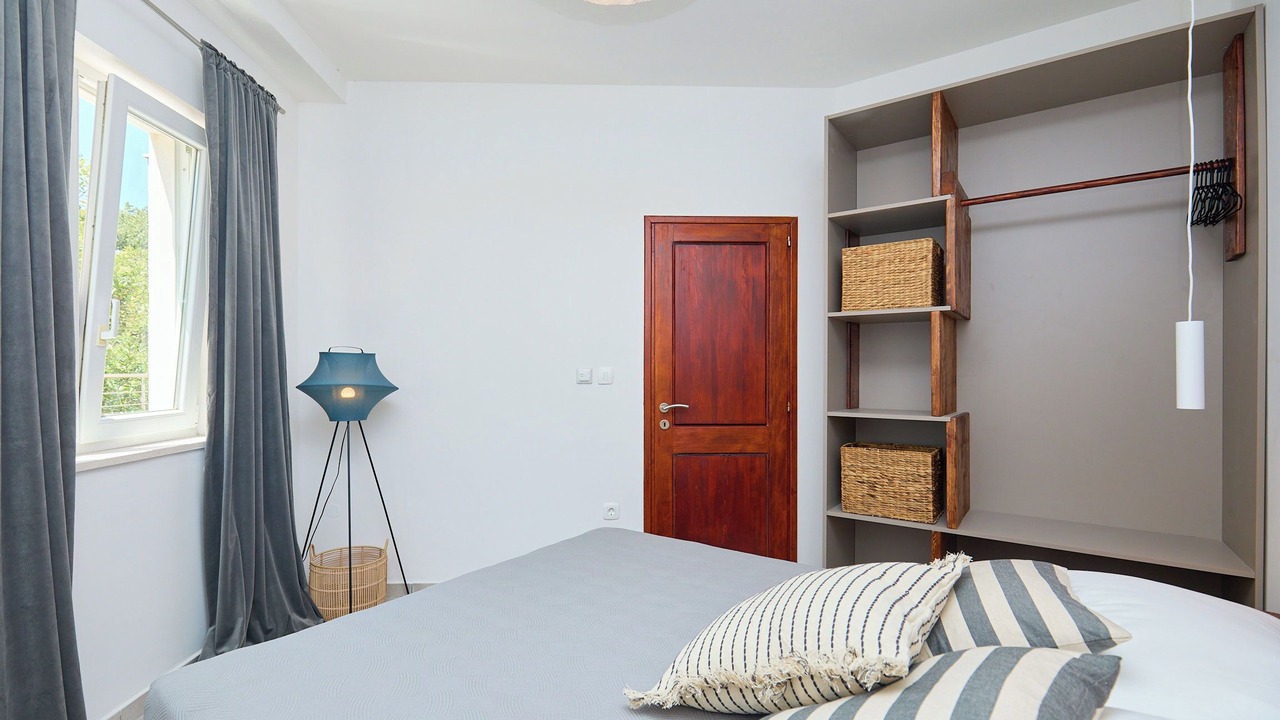 Photo of Bedroom in Pile
