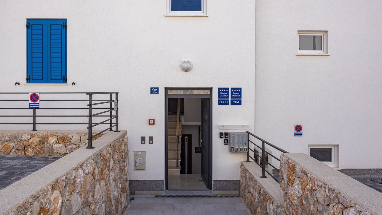 Photo of Outdoor in Cres