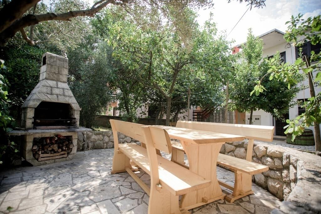 Photo of Outdoor in Cres